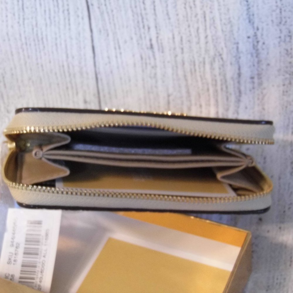 Michael Kors Pale Gold Jet Set Small Zip Around Card Case In Gift Box - Picture 3 of 6